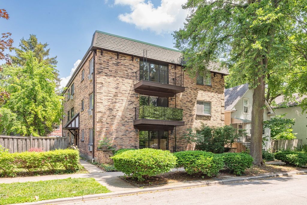 316 MARENGO Avenue 2B, Forest Park, IL 60130