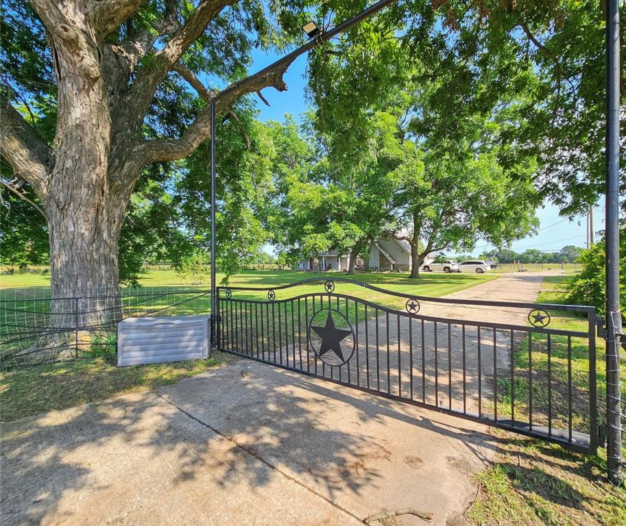 4451 County Road 4410, Commerce, TX 75428