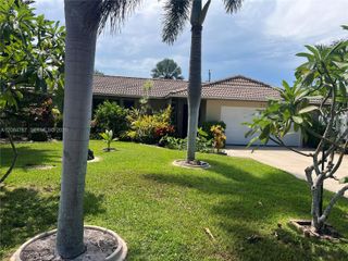 522 SE 34 Terrace, Cape Coral, FL 33904