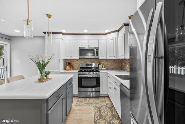 15 VIRGINIA AVE, Cherry Hill, NJ 08002