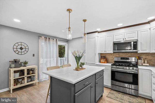 15 VIRGINIA AVE, Cherry Hill, NJ 08002