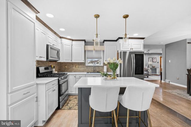 15 VIRGINIA AVE, Cherry Hill, NJ 08002