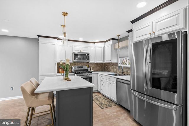 15 VIRGINIA AVE, Cherry Hill, NJ 08002