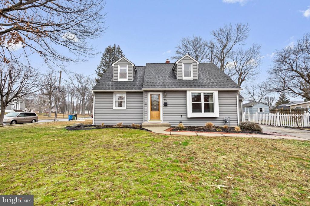 15 VIRGINIA AVE, Cherry Hill, NJ 08002