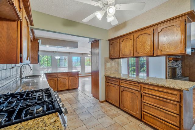 2716 Plover Lane, Irving, TX 75060