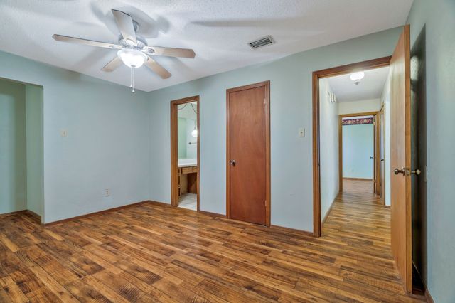 2716 Plover Lane, Irving, TX 75060