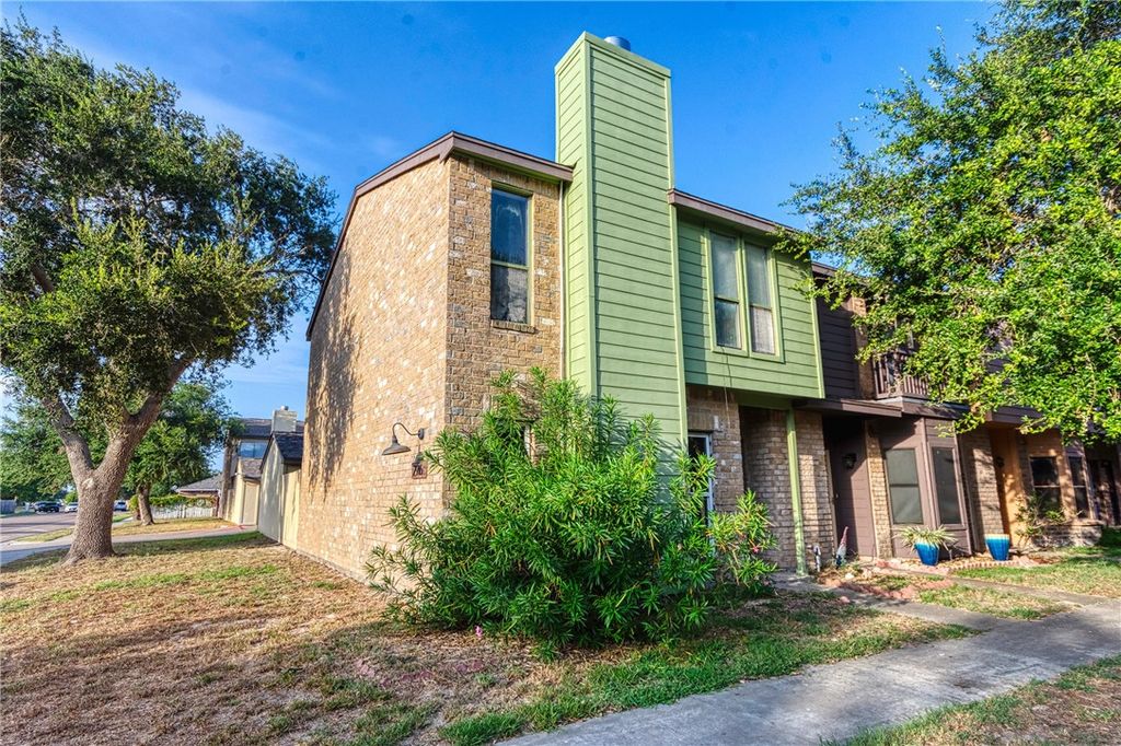 2916 Saint Joseph St A, Corpus Christi, TX 78418 — exterior