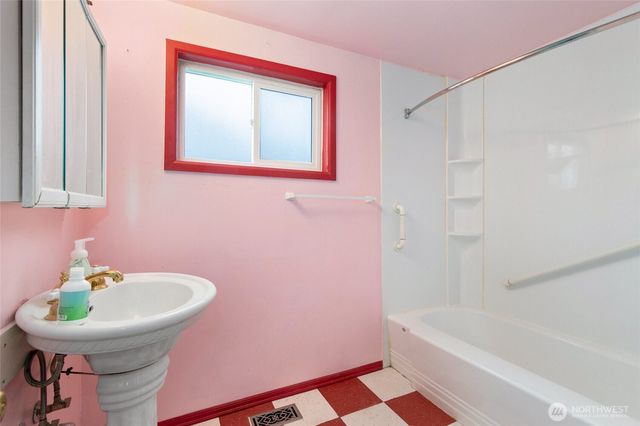 4625 Silvertip Lane, Everett, WA 98203