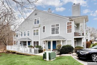 1141 Hyde Park Court, Mahwah, NJ 07430