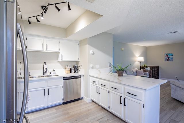 1212 Observation Drive 201, Las Vegas, NV 89128