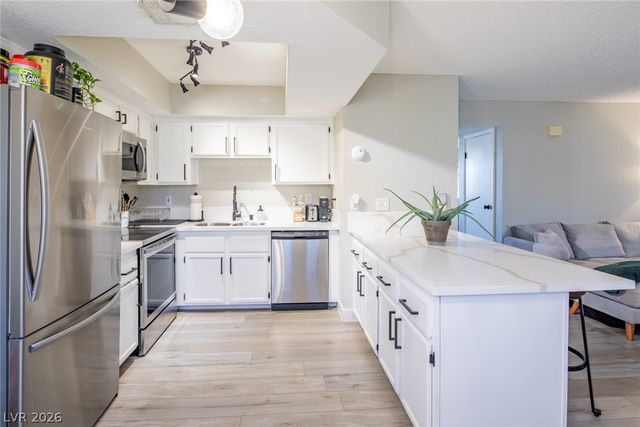1212 Observation Drive 201, Las Vegas, NV 89128
