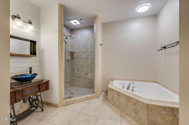 116 Tipton Street 200, Johnson City, TN 37604