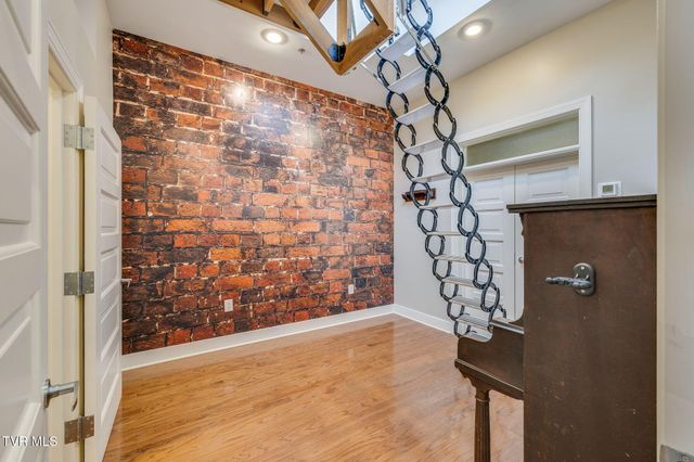 116 Tipton Street 200, Johnson City, TN 37604