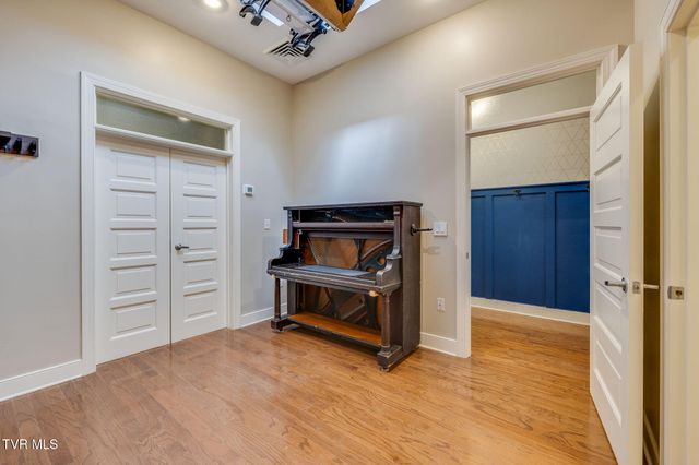 116 Tipton Street 200, Johnson City, TN 37604