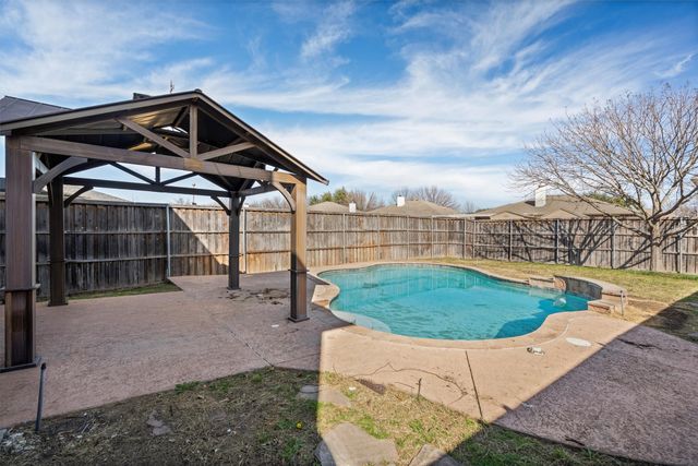 120 Cayman Drive, Lancaster, TX 75146