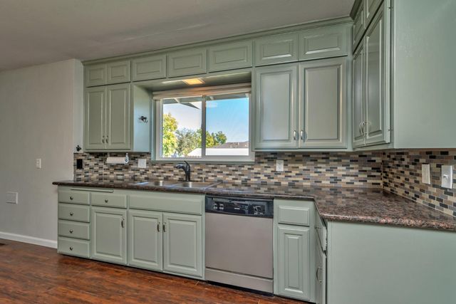 2441 Drayton Dr, Sacramento, CA 95825