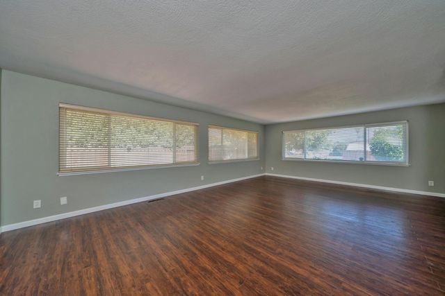 2441 Drayton Dr, Sacramento, CA 95825
