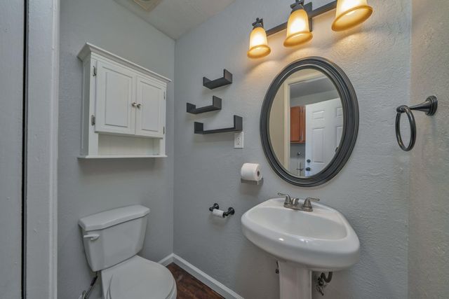 2441 Drayton Dr, Sacramento, CA 95825