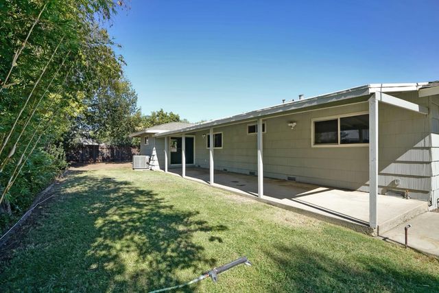 2441 Drayton Dr, Sacramento, CA 95825