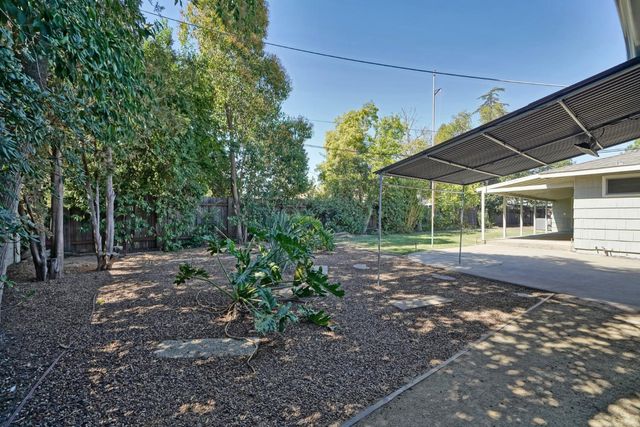 2441 Drayton Dr, Sacramento, CA 95825