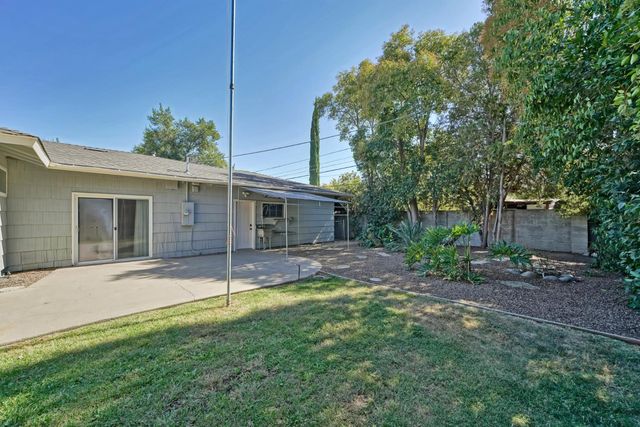 2441 Drayton Dr, Sacramento, CA 95825