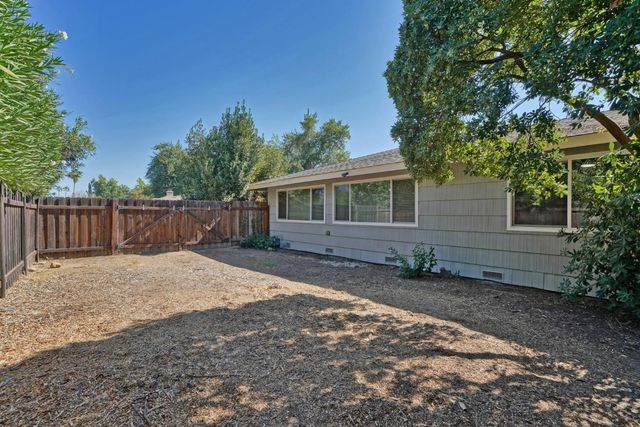2441 Drayton Dr, Sacramento, CA 95825