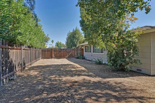 2441 Drayton Dr, Sacramento, CA 95825