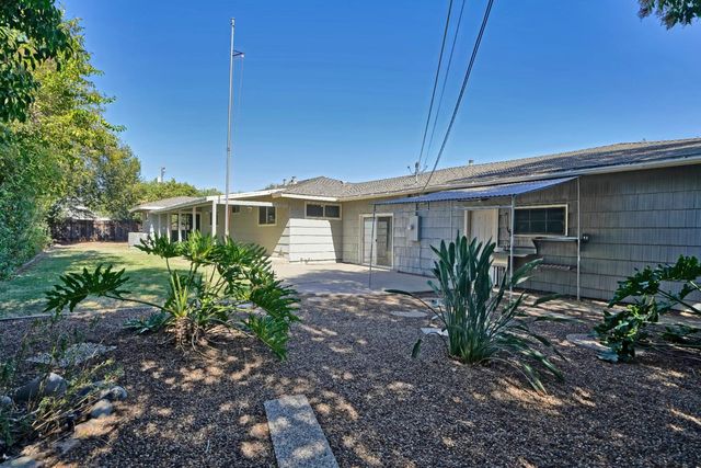 2441 Drayton Dr, Sacramento, CA 95825