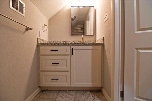 2410 Valley Drive, Brenham, TX 77833