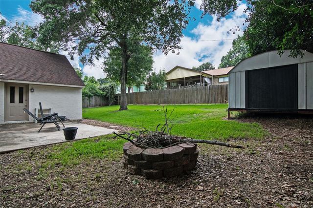2410 Valley Drive, Brenham, TX 77833
