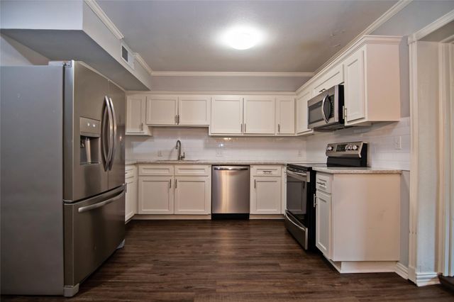 2410 Valley Drive, Brenham, TX 77833