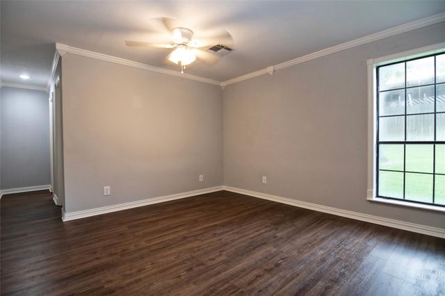 2410 Valley Drive, Brenham, TX 77833