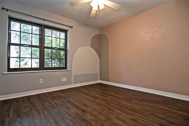 2410 Valley Drive, Brenham, TX 77833