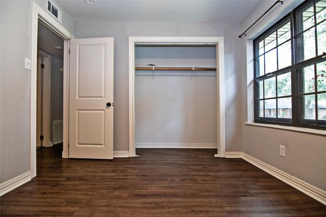 2410 Valley Drive, Brenham, TX 77833