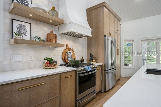 27 Wax Myrtle Ct, Hilton Head Island, SC 29926