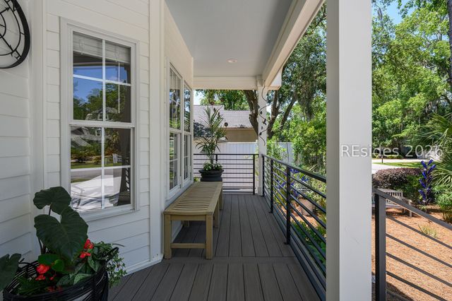 27 Wax Myrtle Ct, Hilton Head Island, SC 29926