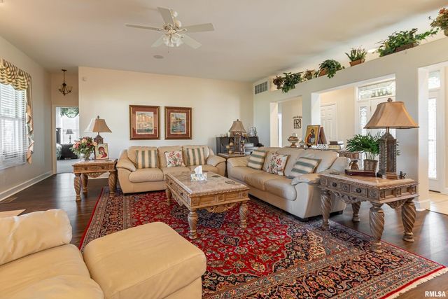 1410 BRADFORD Lane, Carbondale, IL 62901