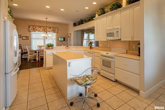 1410 BRADFORD Lane, Carbondale, IL 62901