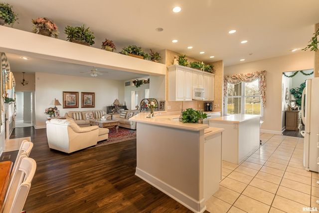 1410 BRADFORD Lane, Carbondale, IL 62901