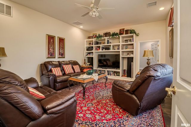 1410 BRADFORD Lane, Carbondale, IL 62901