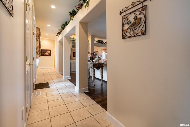 1410 BRADFORD Lane, Carbondale, IL 62901