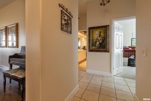 1410 BRADFORD Lane, Carbondale, IL 62901