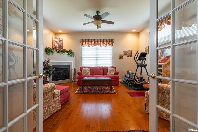 1410 BRADFORD Lane, Carbondale, IL 62901