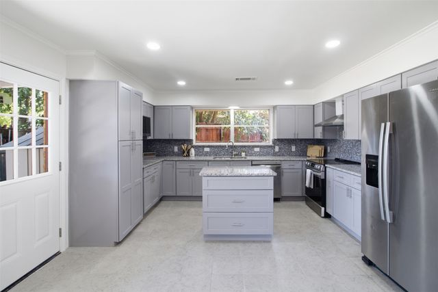 11022 Dunaway Drive, Dallas, TX 75228