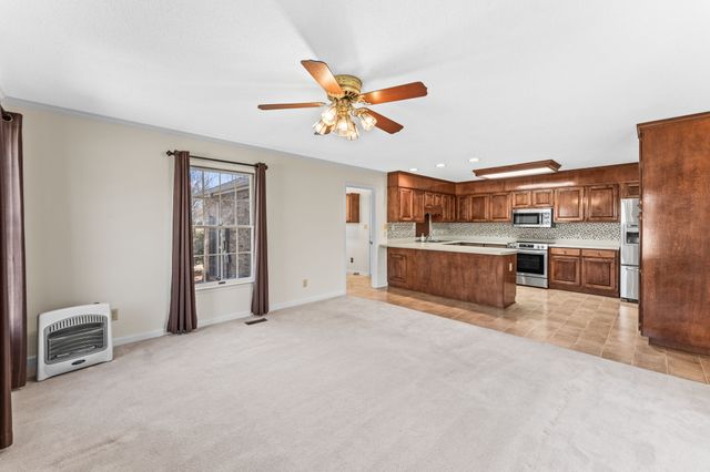 287 Shasteen Bend Dr, Winchester, TN 37398