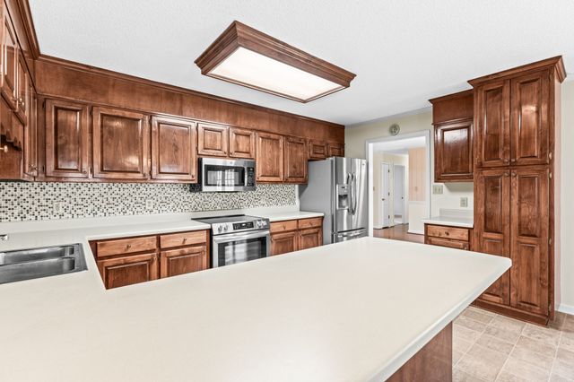 287 Shasteen Bend Dr, Winchester, TN 37398