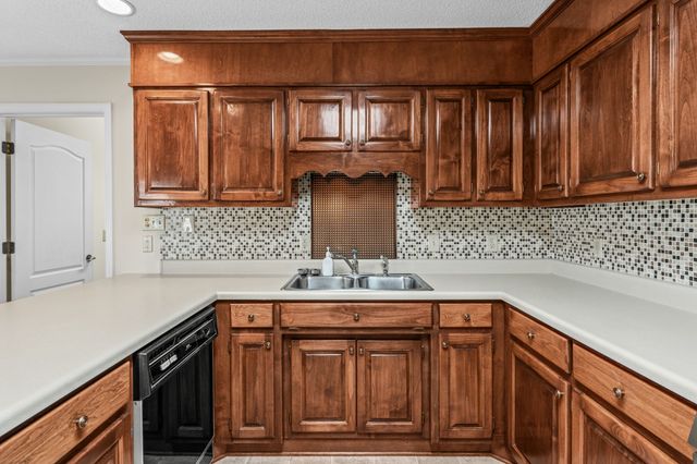 287 Shasteen Bend Dr, Winchester, TN 37398