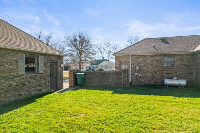 287 Shasteen Bend Dr, Winchester, TN 37398