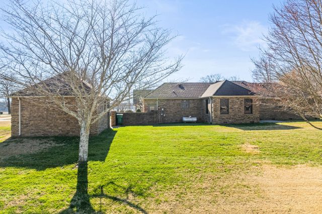 287 Shasteen Bend Dr, Winchester, TN 37398