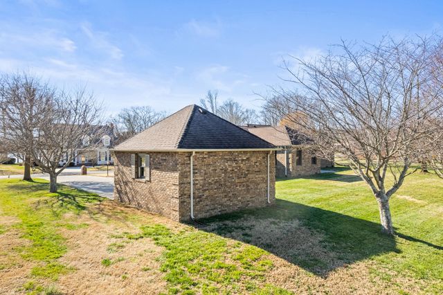 287 Shasteen Bend Dr, Winchester, TN 37398